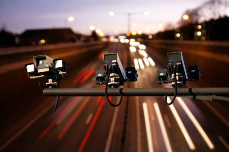 دوربین‌های سرعت‌سنج،چگونه سرعت‌تان را لحظه‌ای شکار می‌کنند؟
